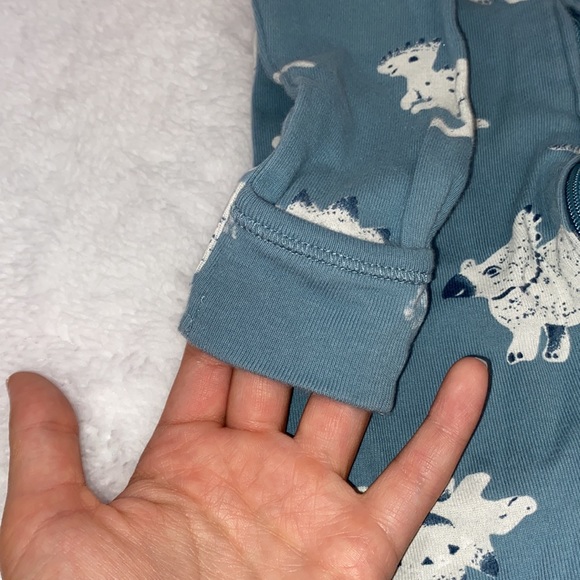 Zip-up Sleeper - Picture 2 of 2